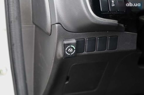 Mitsubishi Outlander 2017 - фото 21