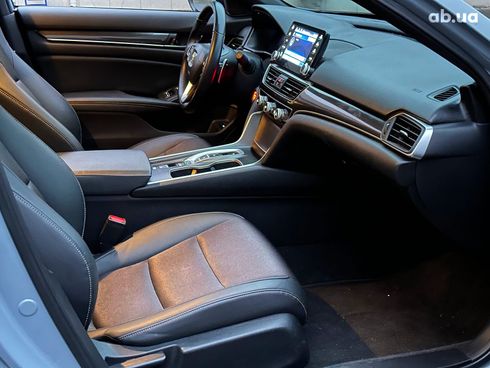 Honda Accord 2022 серый - фото 19