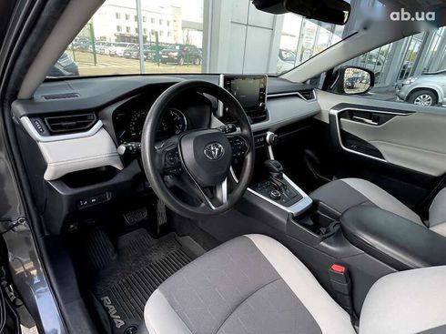 Toyota RAV4 2020 - фото 15