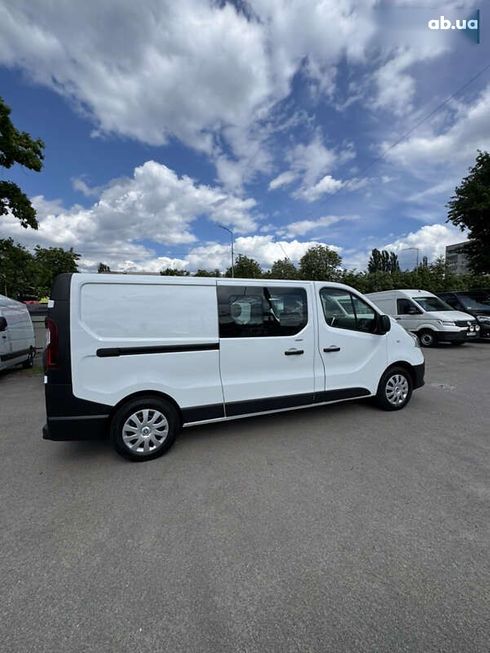 Renault Trafic 2018 - фото 12