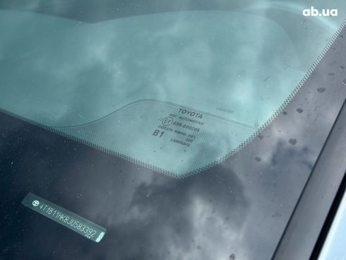 Toyota Camry 2018 серый - фото 18