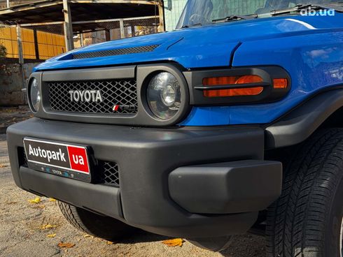 Toyota FJ Cruiser 2007 синий - фото 11