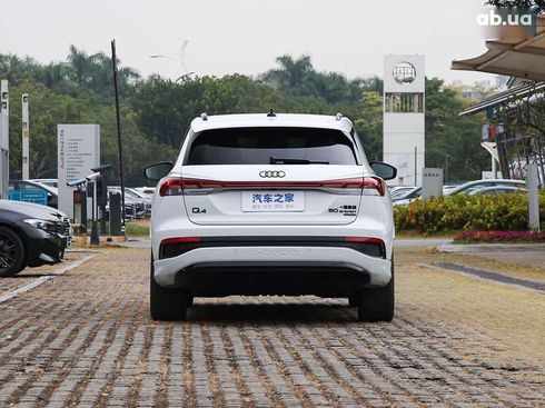 Audi Q4 e-tron 2025 - фото 5