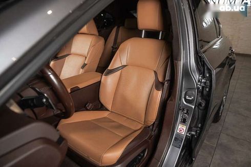 Lexus ES 2019 - фото 27