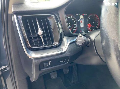 Volvo V60 2019 - фото 13