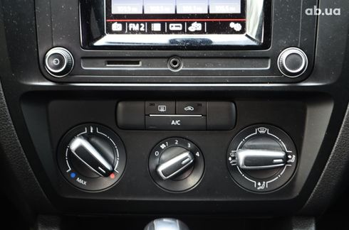 Volkswagen Jetta 2016 белый - фото 18