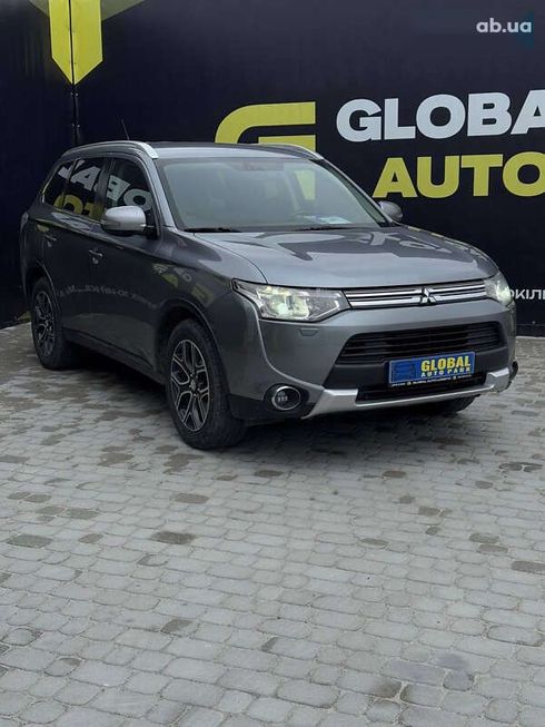 Mitsubishi Outlander 2015 - фото 3