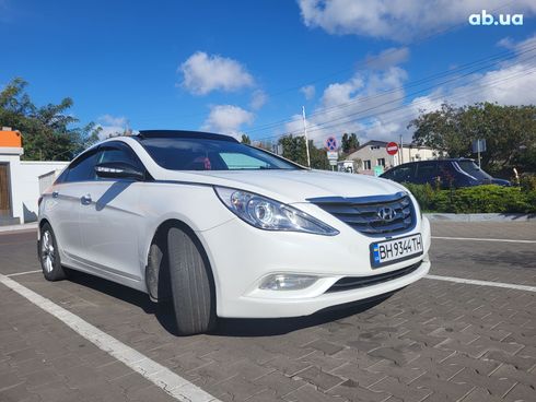 Hyundai Sonata 2012 белый - фото 12