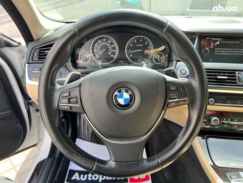 BMW 5 серия 2015 белый - фото 16