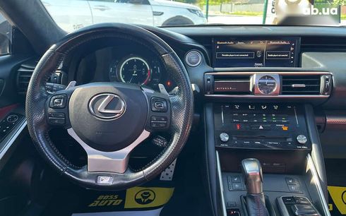 Lexus IS 2017 - фото 18