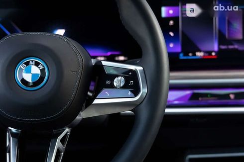 BMW i7 2022 - фото 22