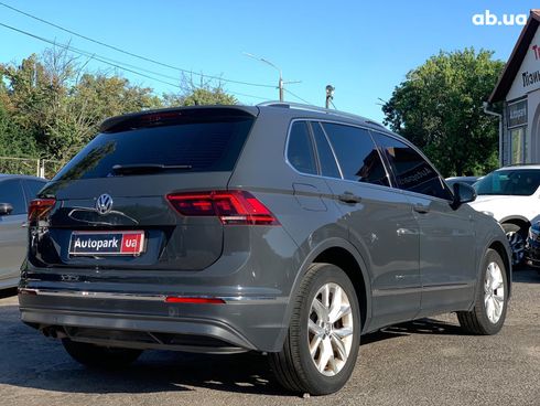Volkswagen Tiguan 2018 серый - фото 5