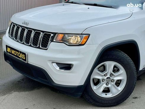 Jeep Grand Cherokee 2017 - фото 10