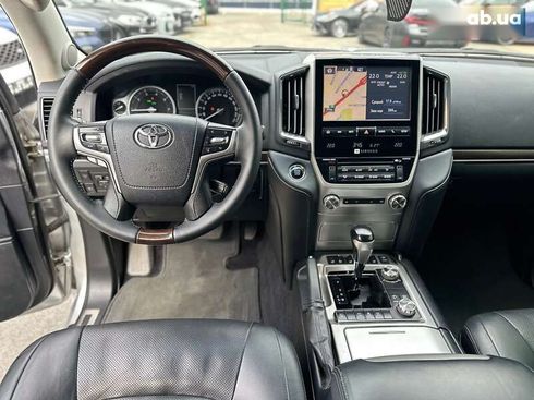 Toyota Land Cruiser 2017 - фото 24