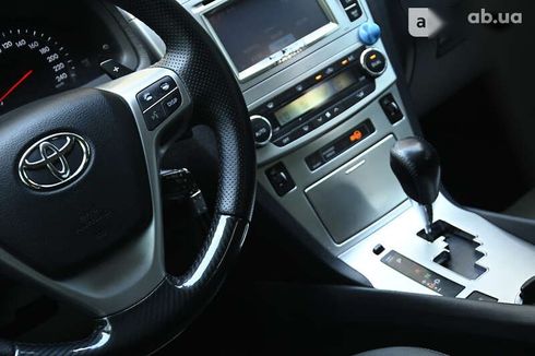 Toyota Avensis 2012 - фото 24