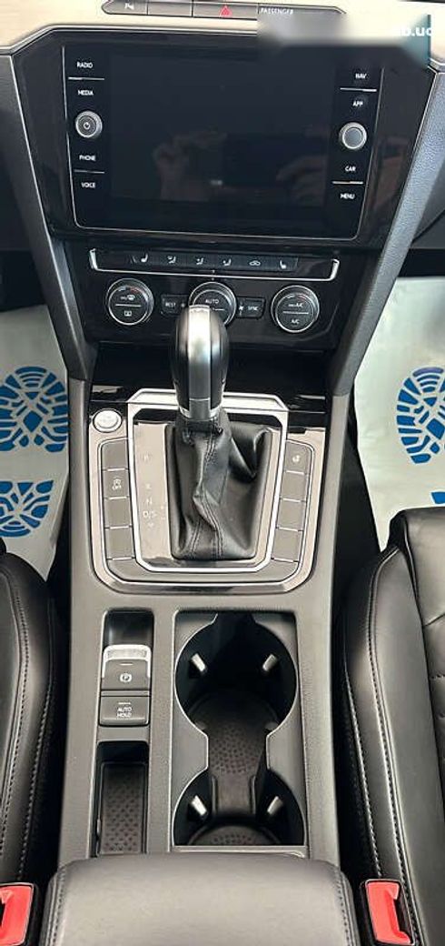 Volkswagen Passat 2019 - фото 13
