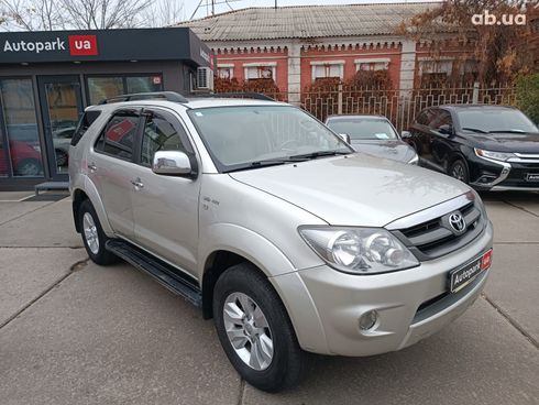 Toyota Fortuner 2006 серый - фото 9