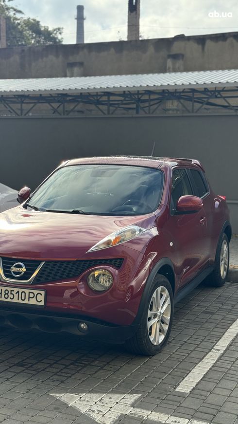 Nissan Juke 2012 красный - фото 5