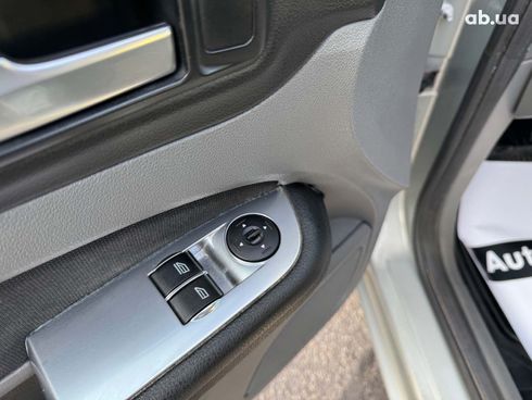 Ford Focus 2010 серый - фото 14