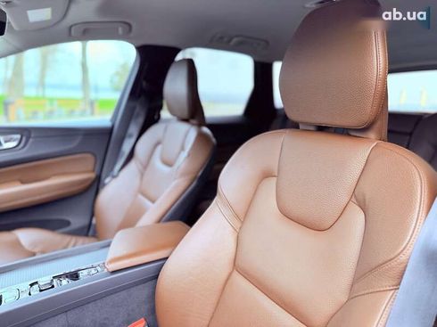 Volvo XC60 2019 - фото 10