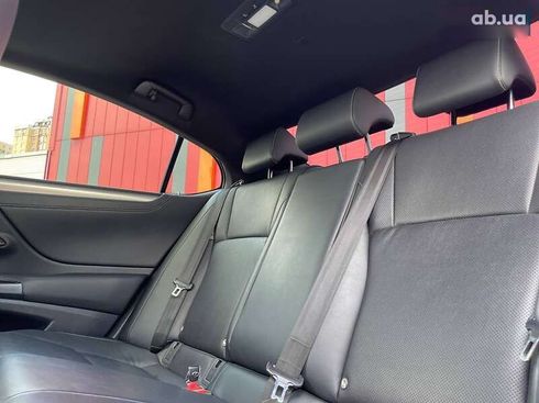 Lexus ES 2019 - фото 24