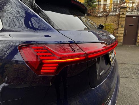 Audi E-Tron 2020 синий - фото 12