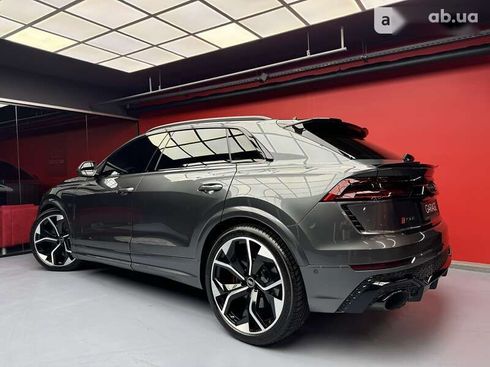 Audi RS Q8 2021 - фото 26