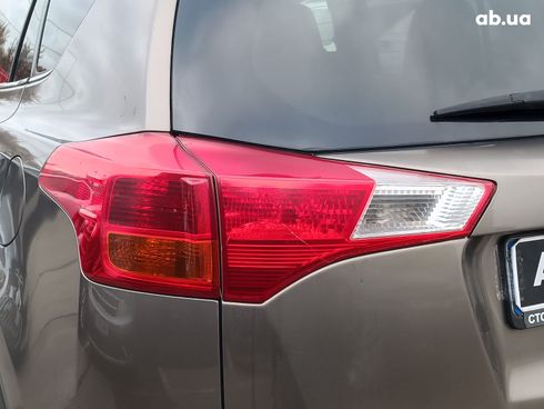 Toyota RAV4 2014 серый - фото 11