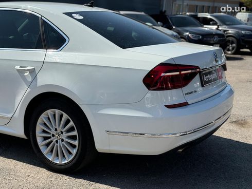 Volkswagen Passat 2016 белый - фото 24