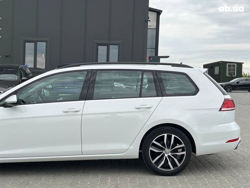 Volkswagen Golf 2020 белый - фото 7