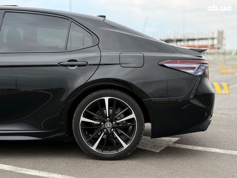 Toyota Camry 2020 черный - фото 6