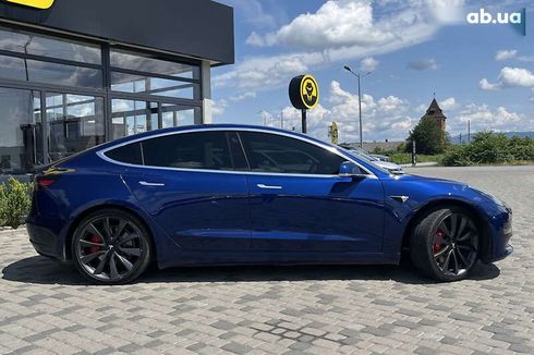 Tesla Model 3 2020 - фото 8