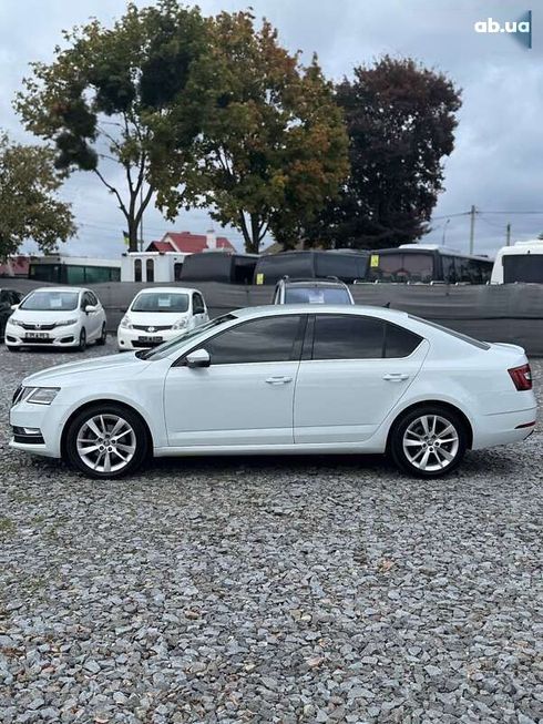 Skoda Octavia 2017 - фото 4