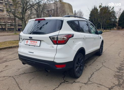 Ford Escape 2018 белый - фото 6