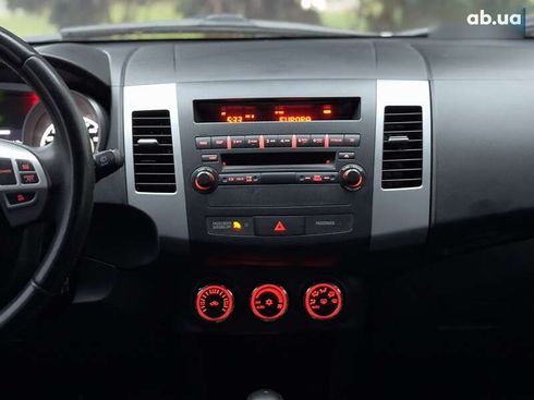 Mitsubishi Outlander 2011 - фото 17