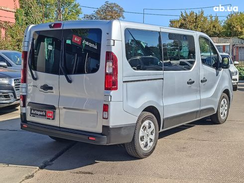 Renault Trafic 2022 серый - фото 27