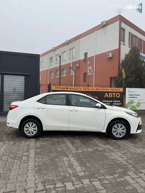 Toyota Corolla 2017 - фото 6