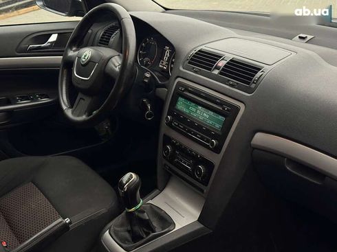 Skoda Octavia 2011 - фото 16