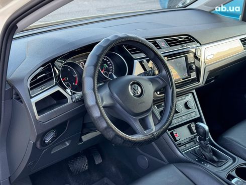 Volkswagen Touran 2018 бежевый - фото 19