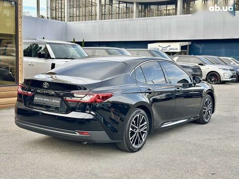 Toyota Camry 2025 - фото 5