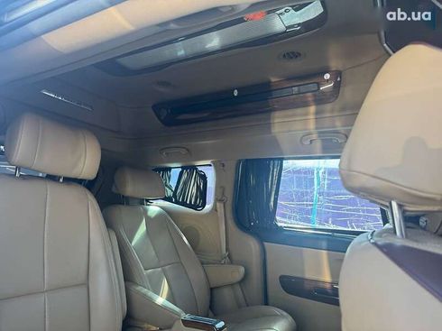Kia Carnival 2017 - фото 18