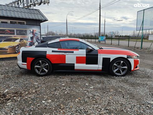 Ford Mustang 2015 белый - фото 4