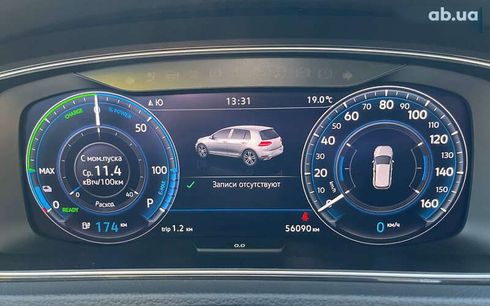 Volkswagen e-Golf 2019 - фото 13
