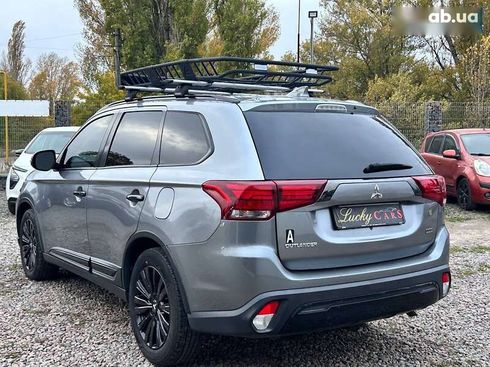 Mitsubishi Outlander 2020 - фото 7