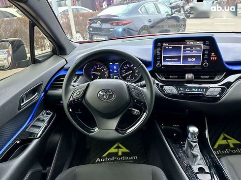 Toyota C-HR 2020 - фото 18