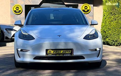 Tesla Model 3 2022 - фото 2