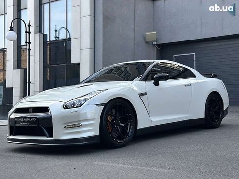 Nissan GT-R 2013 - фото 15