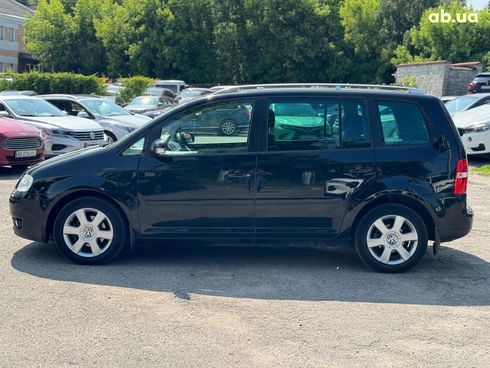 Volkswagen Touran 2003 черный - фото 8