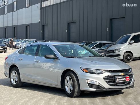 Chevrolet Malibu 2019 серый - фото 3