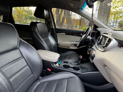 Kia Sorento 2017 черный - фото 34
